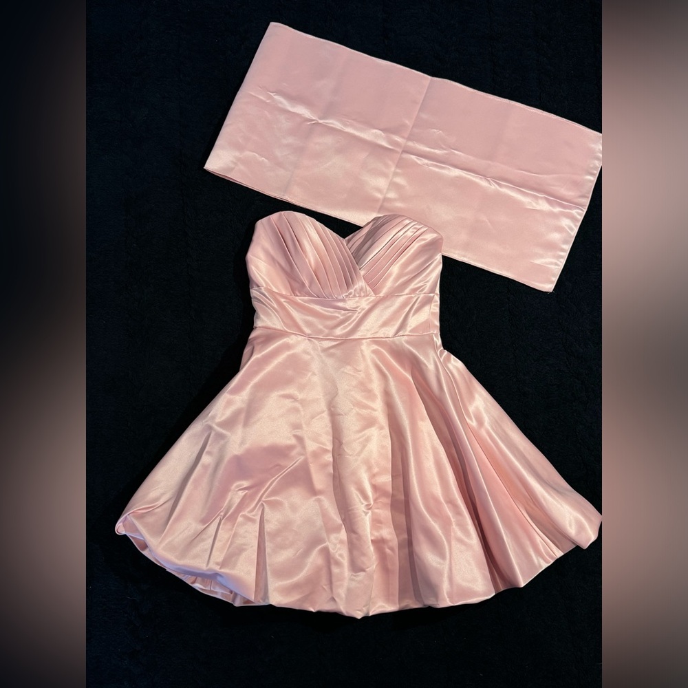 Gorgeous pink strapless Narianna dress with matching wrap Size M